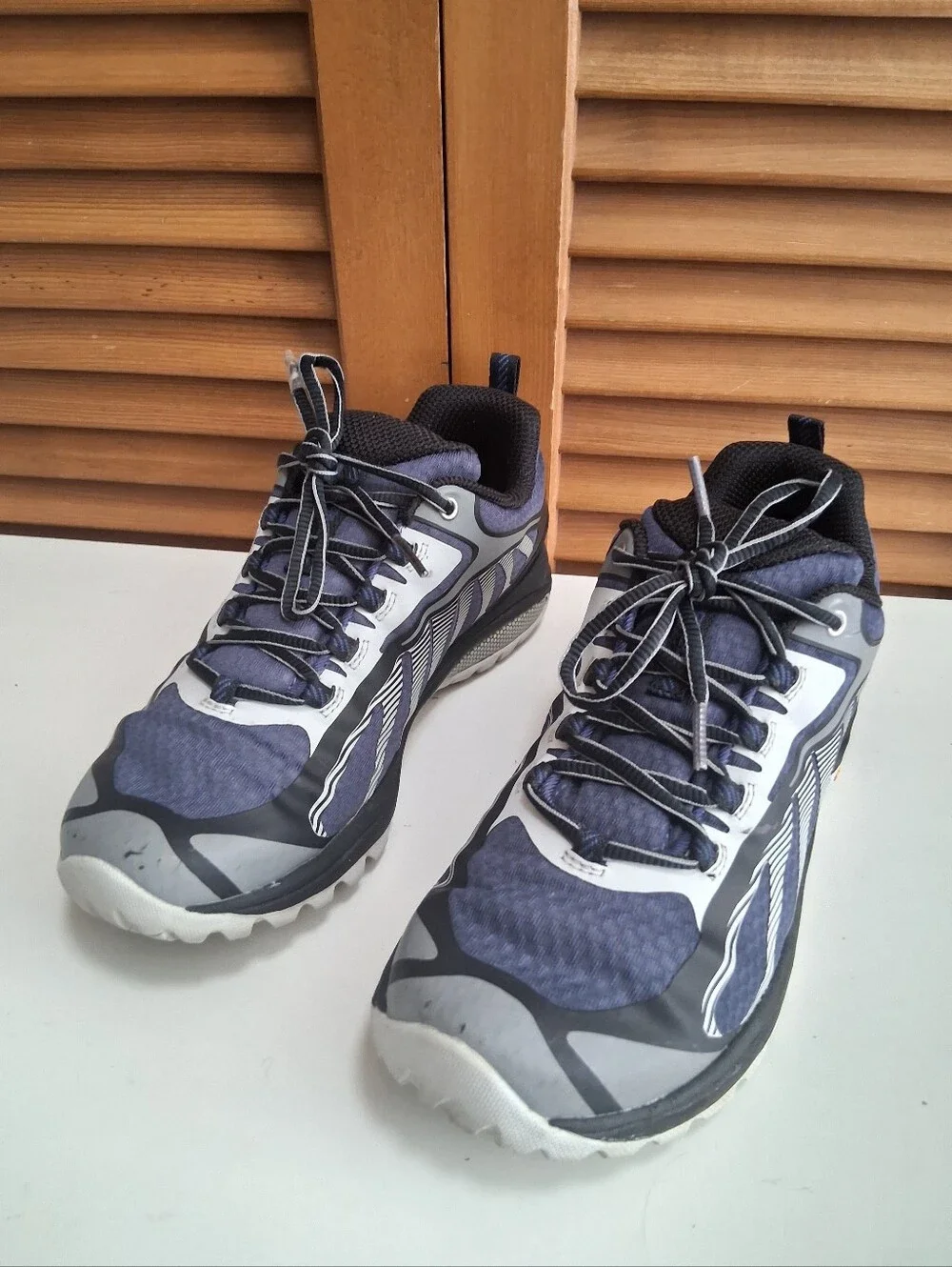 Merrell Siren Edge 3 Waterproof Hiking Shoe Size 7.5